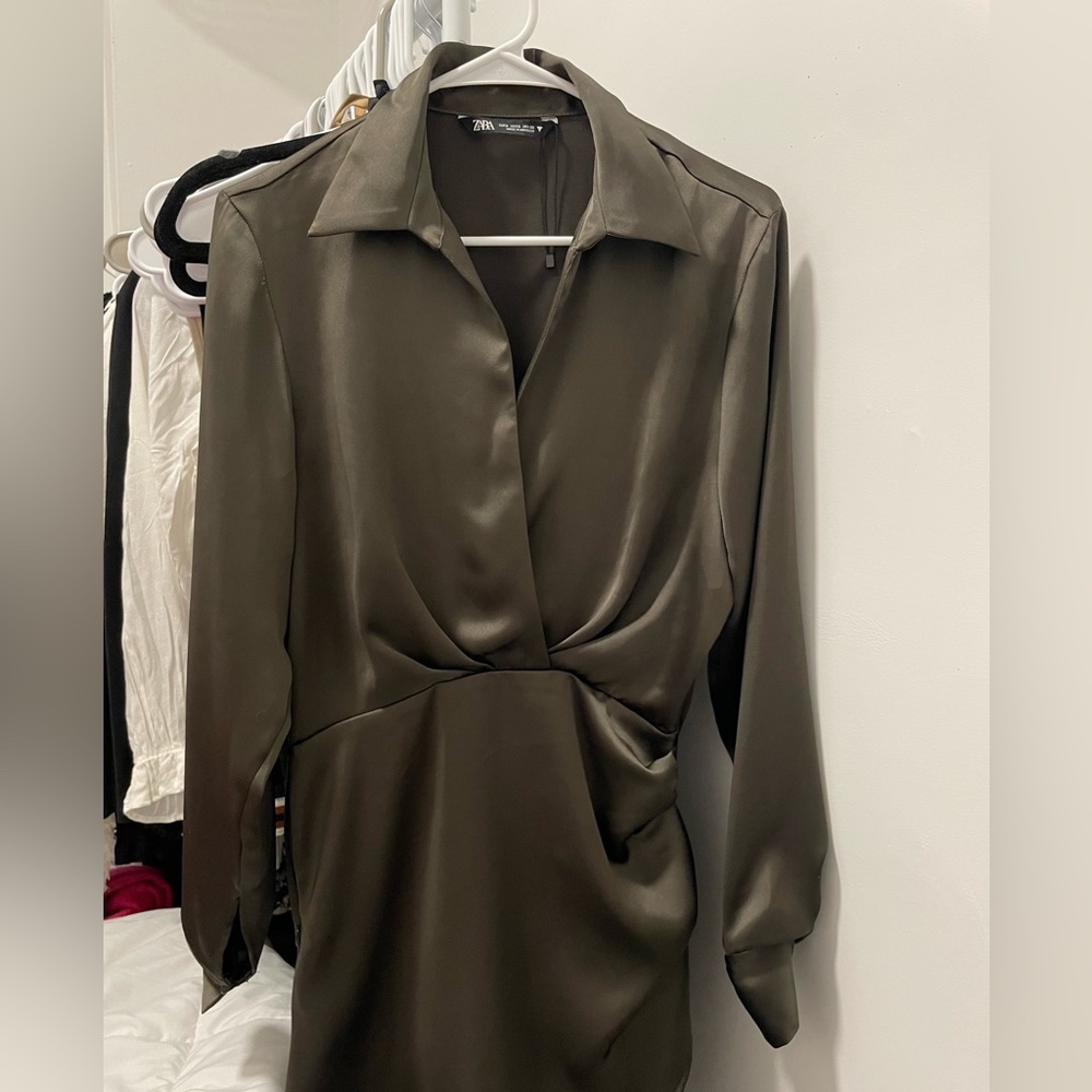 Khaki dress satin effect - Picture 3 of 3